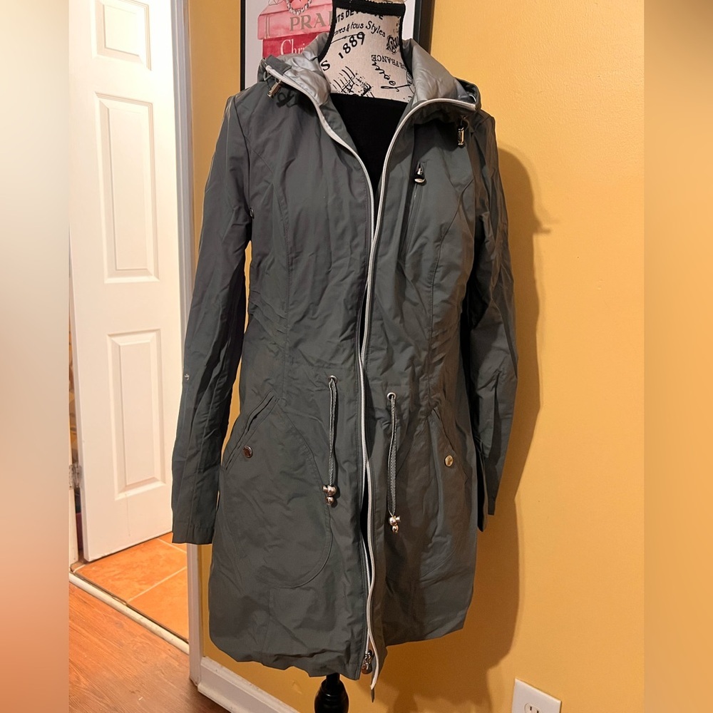 Laundry By Shelli Segal Packable Raincoat Olive Green Nylon Jacket size M - Picture 4 of 14
